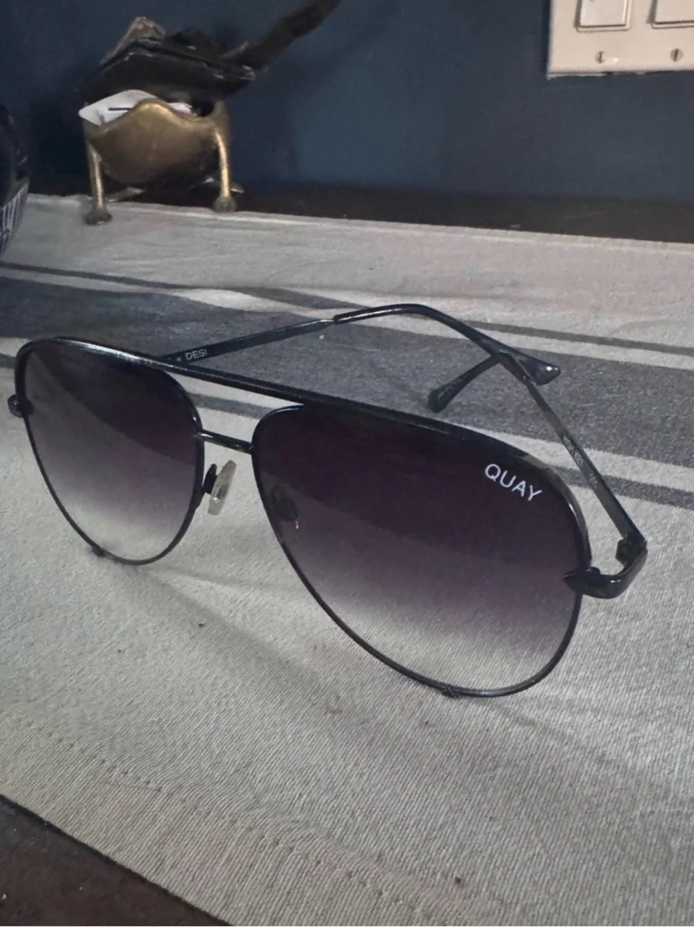 Quay High Key Men's Aviator Sunglasses - Black Frame with Gradient Smoke Lenses